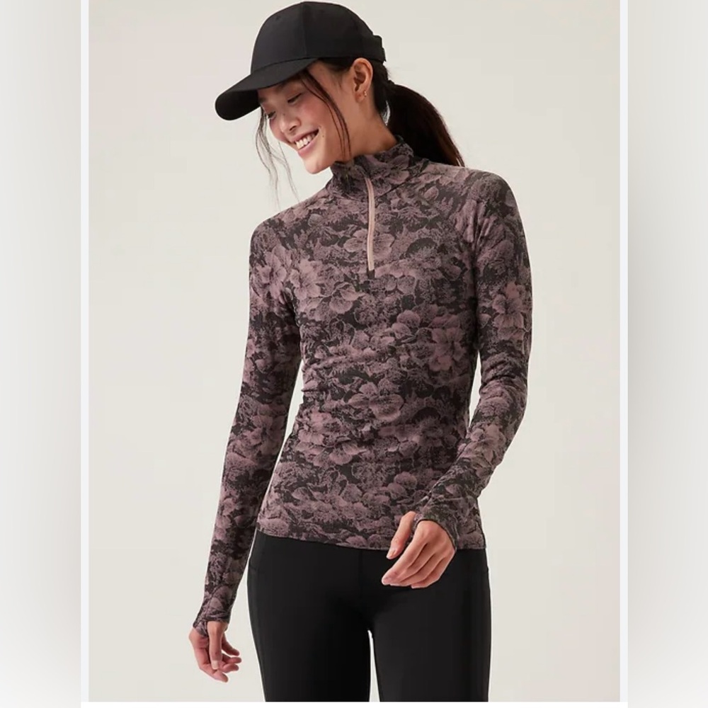 Athleta Purple Textured Top. Size Medium. Great Condition